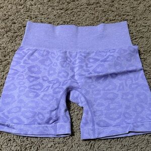 Purple leopard print biker shorts women’s large lavender color 5 1/2 inch inseam